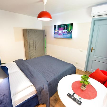 בוקרשט Ideal Accommodation Unirii Square מראה חיצוני תמונה
