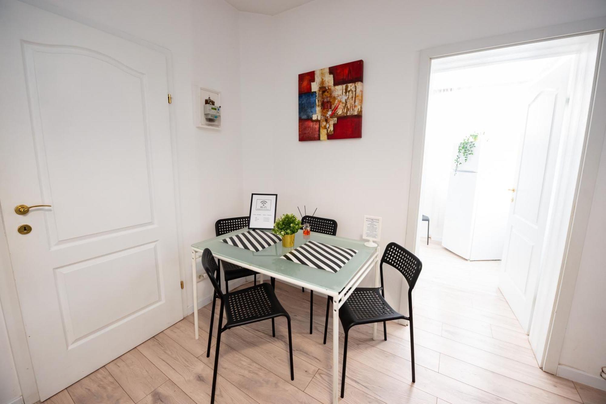 בוקרשט Ideal Accommodation Unirii Square מראה חיצוני תמונה