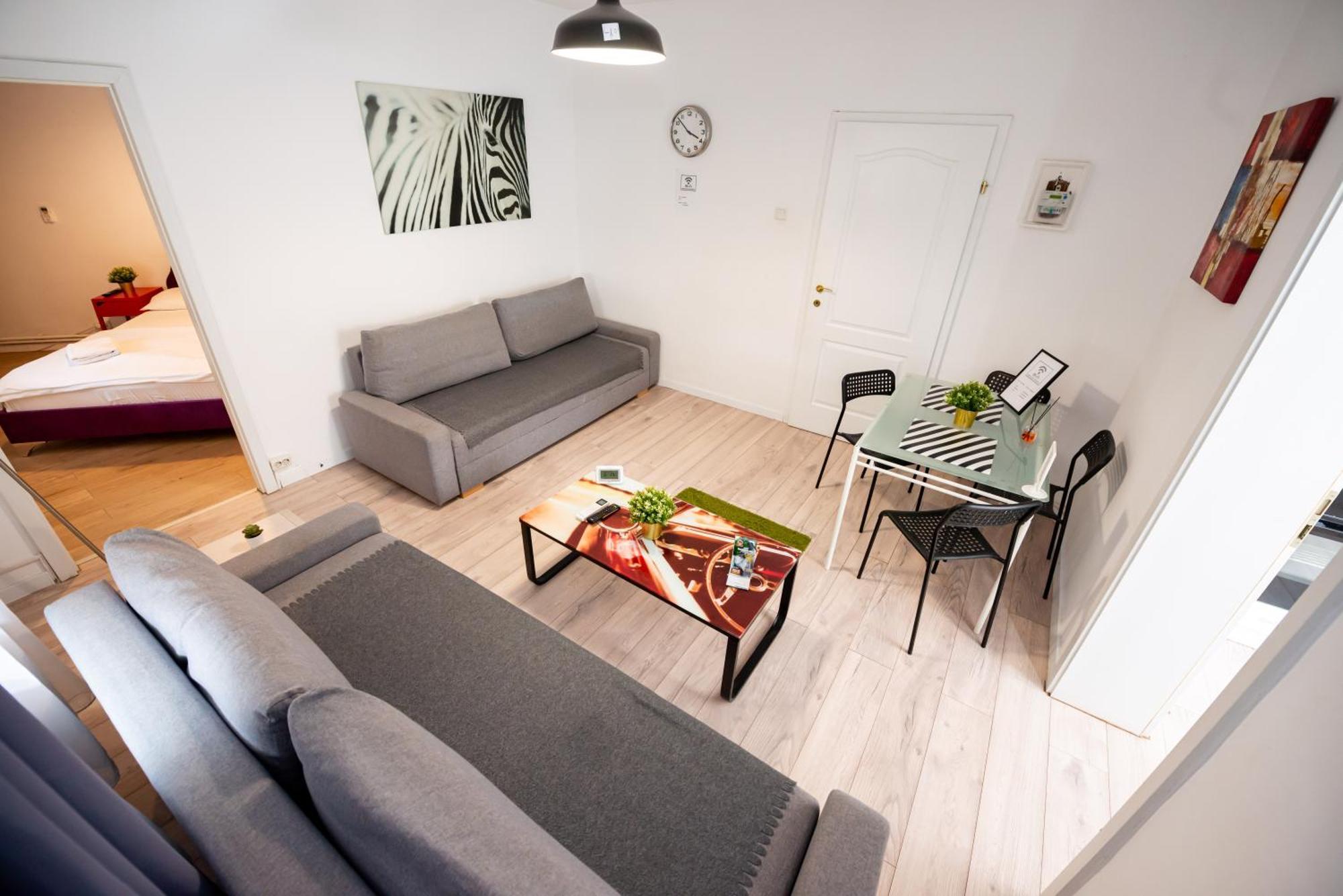 בוקרשט Ideal Accommodation Unirii Square מראה חיצוני תמונה