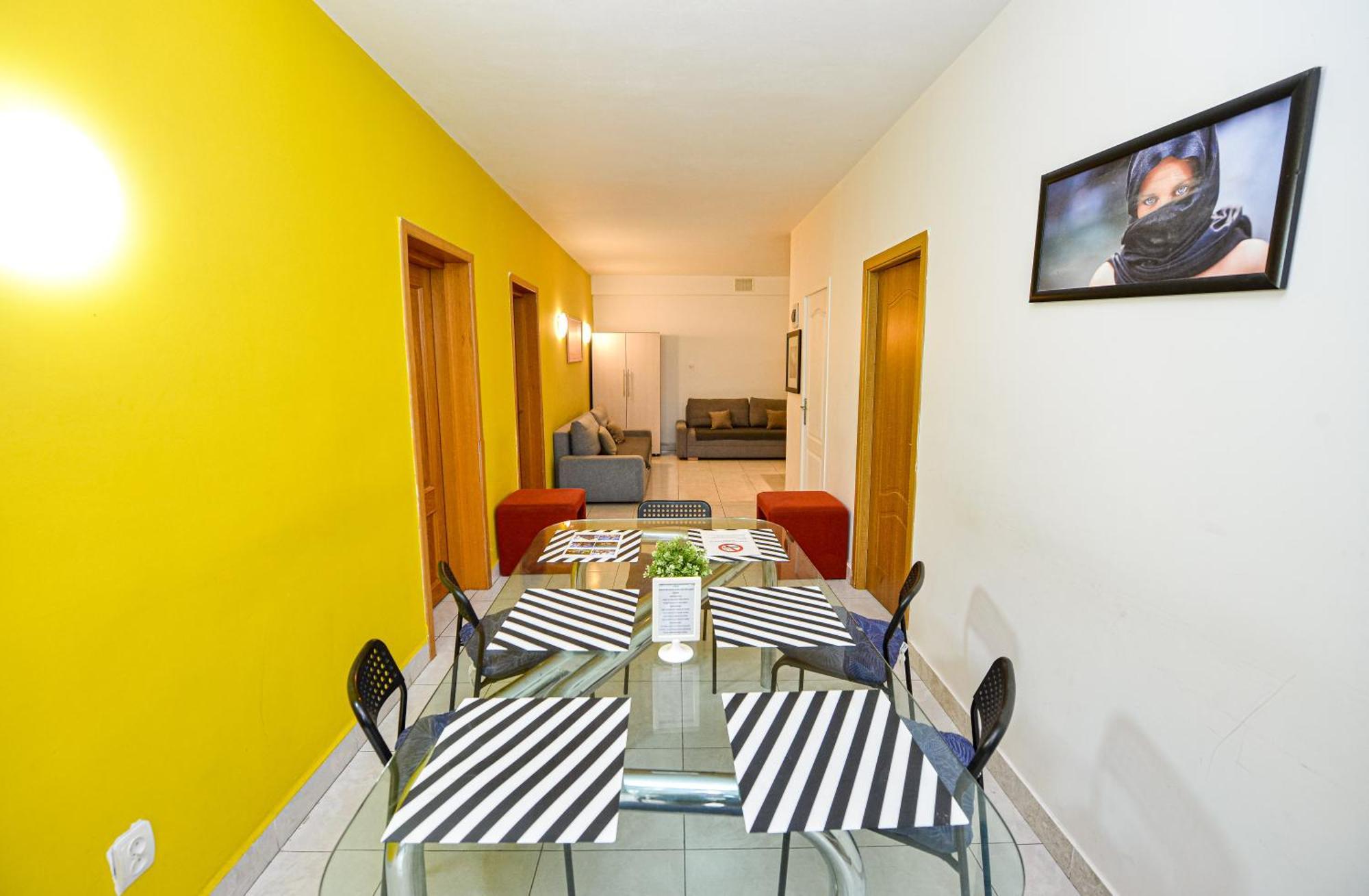 בוקרשט Ideal Accommodation Unirii Square מראה חיצוני תמונה