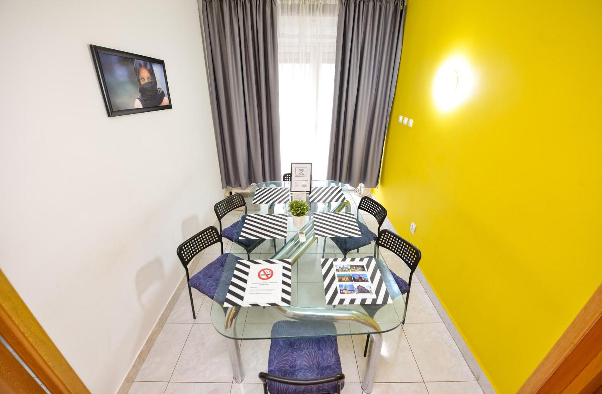 בוקרשט Ideal Accommodation Unirii Square מראה חיצוני תמונה