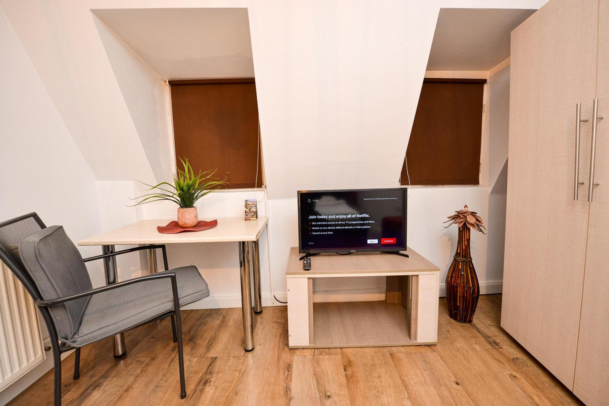 בוקרשט Ideal Accommodation Unirii Square מראה חיצוני תמונה