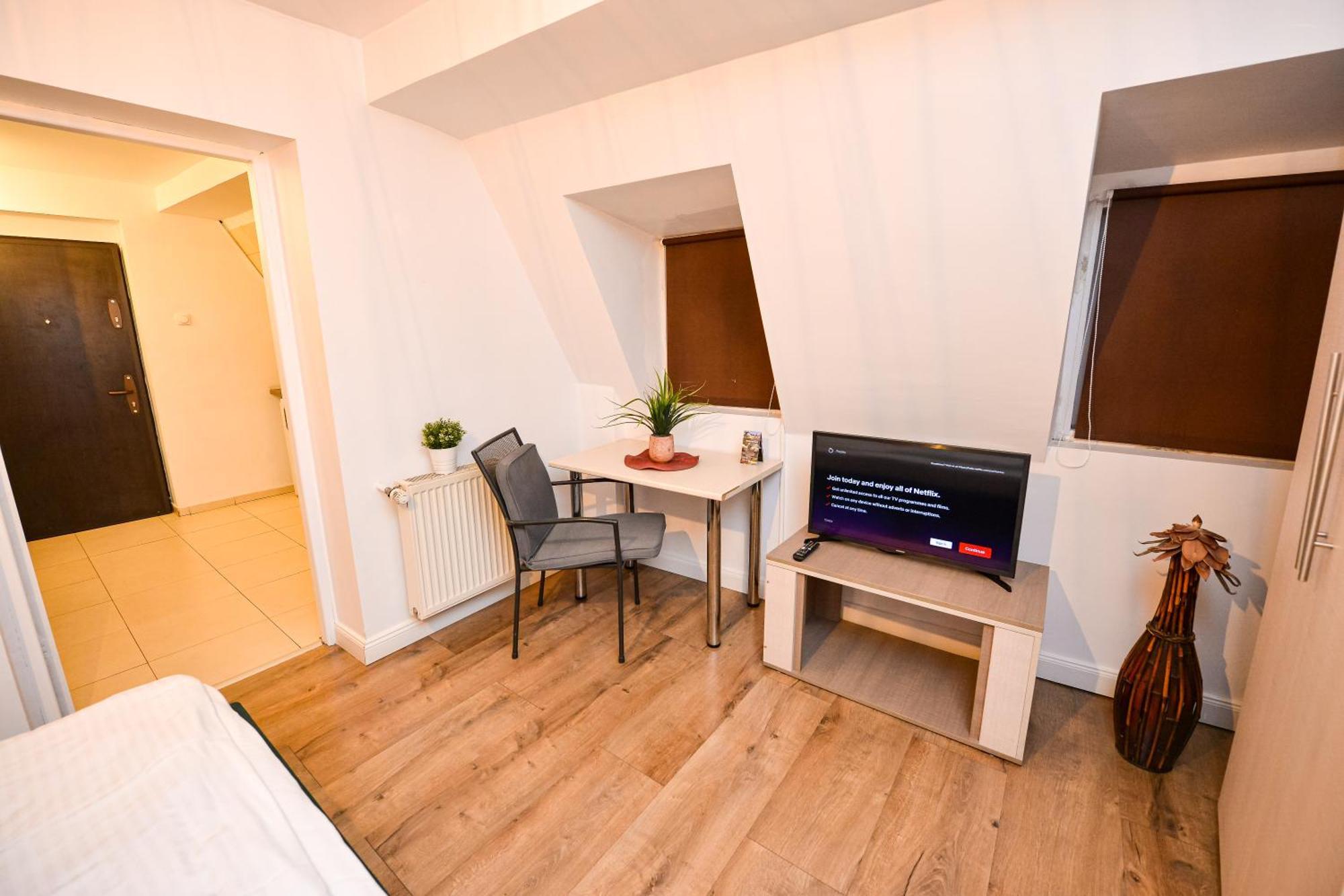 בוקרשט Ideal Accommodation Unirii Square מראה חיצוני תמונה